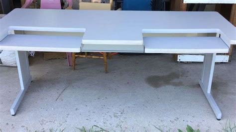 Desk for Computer Lab に対する画像結果