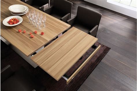 Afbeeldingsresultaten voor Expandable Wood Rectangular Dining Table