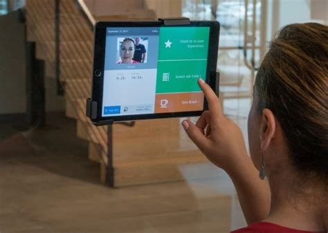 Toradh íomhá ar Intuit Workforce Employee Clock in App