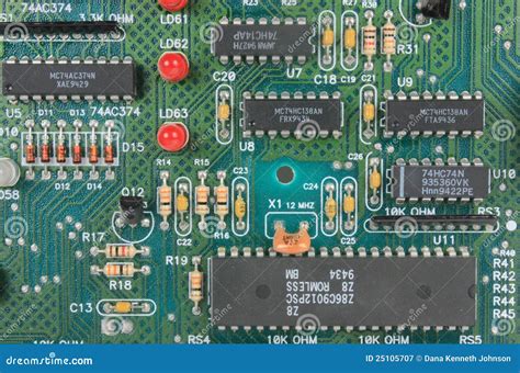 Afbeeldingsresultaten voor Digital Circuit Board Image