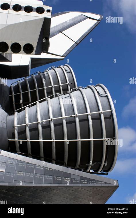 Toradh íomhá ar Reaction Control System From Space Shuttle