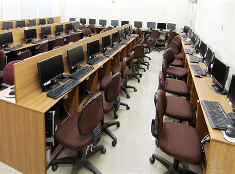 High-Tech Computer Lab に対する画像結果