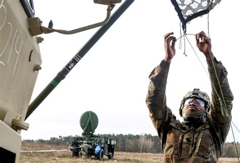 Afbeeldingsresultaten voor Command Post Army Field