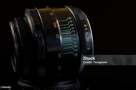 Camera Lens Fracking に対する画像結果