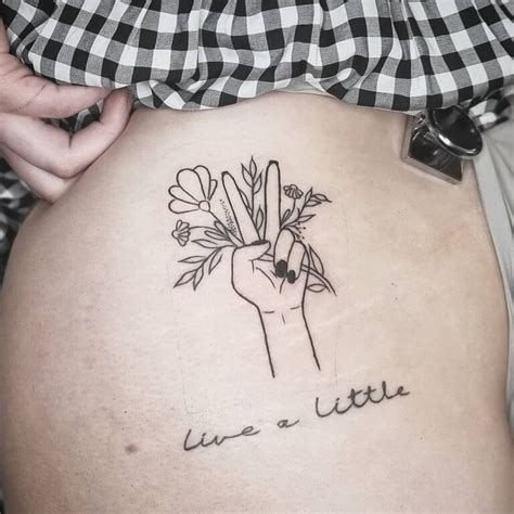 Alien Peace Sign Tattoo に対する画像結果