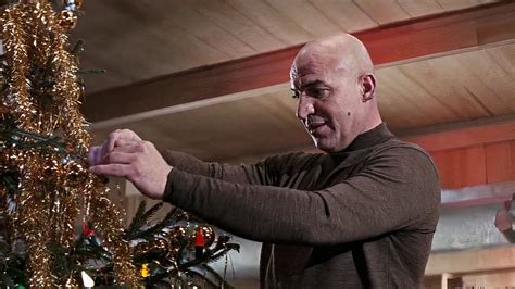 Christmas James Bond に対する画像結果