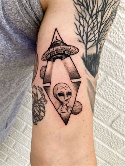 Alien Hand Tattoo に対する画像結果