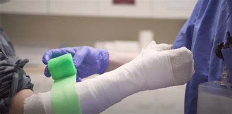 Cast Iron Skillet Rust に対する画像結果