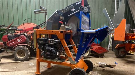 Résultat d’images pour Cutting Log with Circle Saw