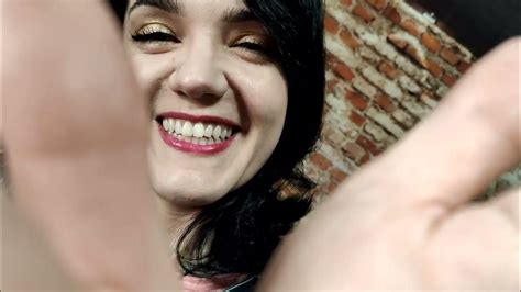 Girls ASMR Neck Adjustment に対する画像結果