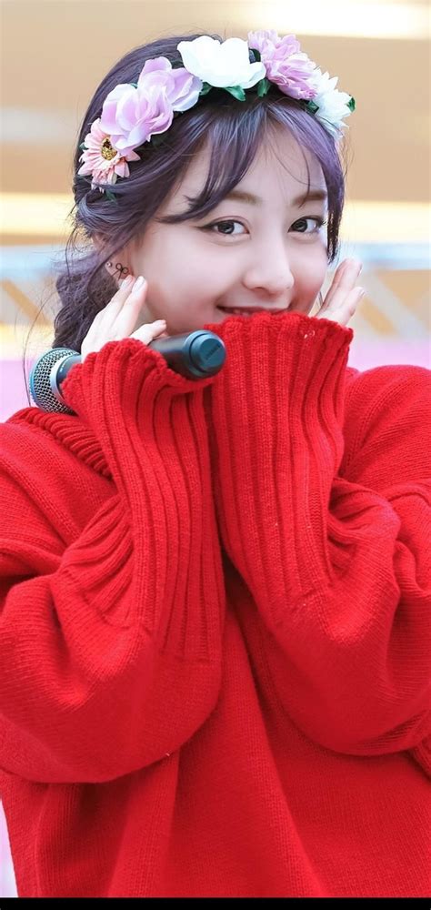 Jihyo Pic with Crown に対する画像結果