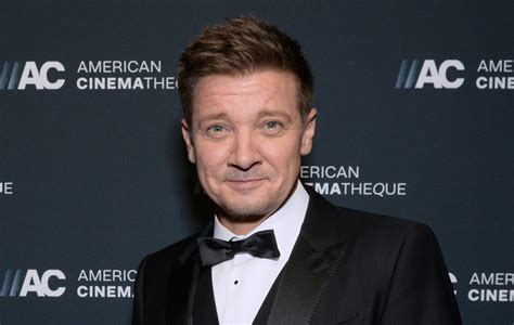 Toradh íomhá ar Jeremy Renner Recent
