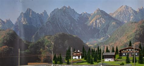 تصویر کا نتیجہ برائے Camera for Model Train Locomotives