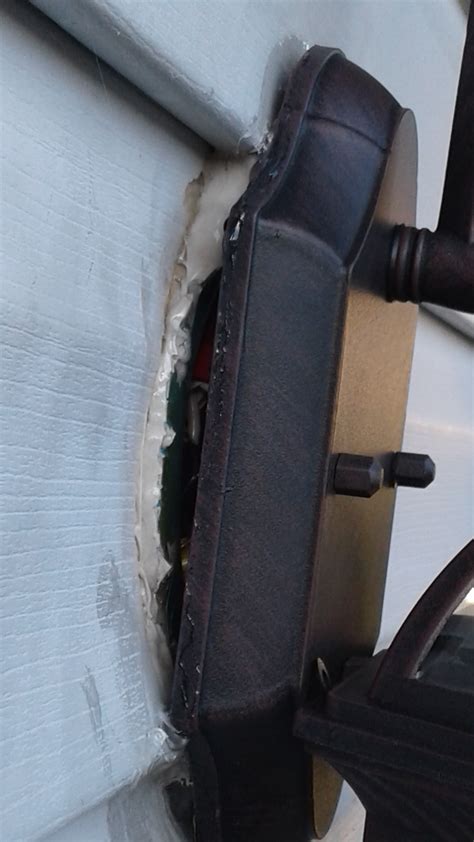 How to Install Outside Light On Vinyl Siding に対する画像結果