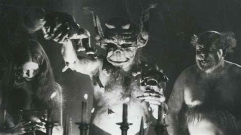 Creepy Old Film Footage に対する画像結果