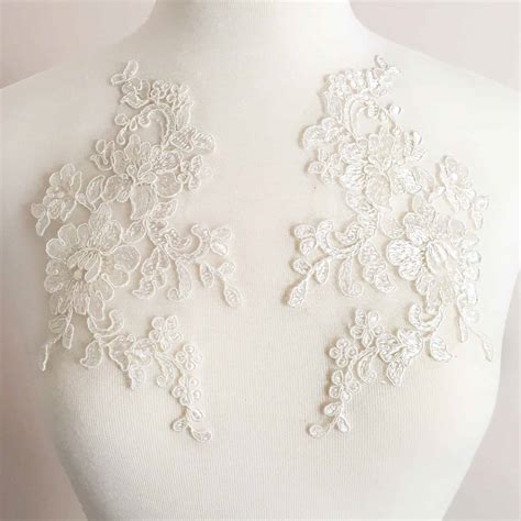 Embroidered Appliques に対する画像結果
