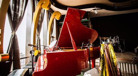 Toradh íomhá ar Paragon Entertainment