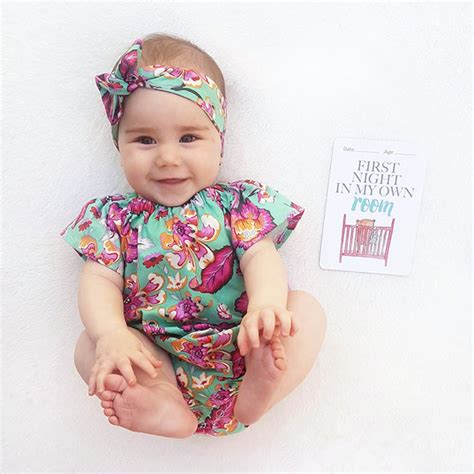 Afbeeldingsresultaten voor Baby Milestone Cards