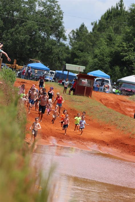 Mud Races in Milton Florida に対する画像結果