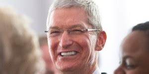 Toradh íomhá ar Tim Cook Sad Meme