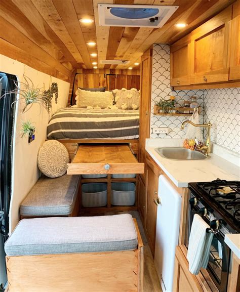 Dodge Sprinter Van Camper に対する画像結果