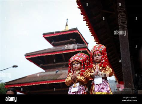 Afbeeldingsresultaten voor How to Greet in Nepali