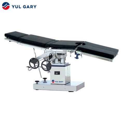 Toradh íomhá ar Car On Operating Table