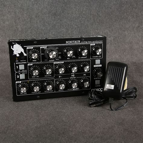 Toradh íomhá ar Hand Held Moog Synthesizer