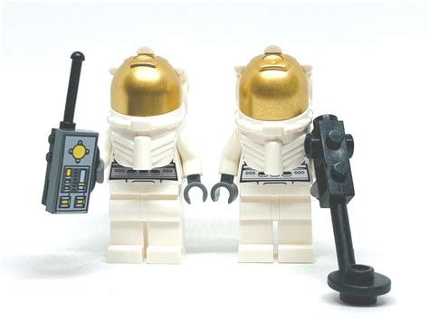 LEGO Gold Spaceman に対する画像結果