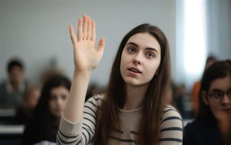 Toradh íomhá ar Raising Hand to Ask a Question