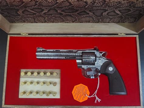 Colt Python 6 Inch Barrel Wooden Box に対する画像結果