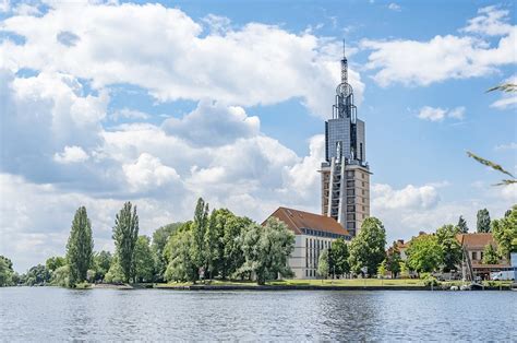 Toradh íomhá ar Building Lake