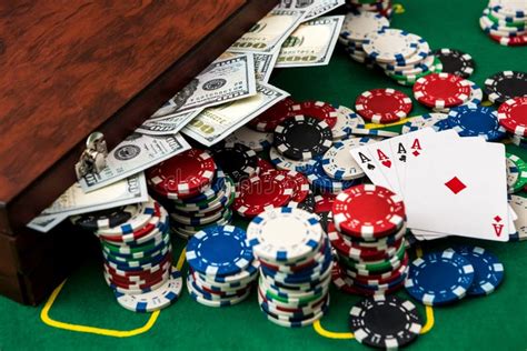 Toradh íomhá ar Casino Table with an Open Suitcase