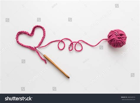 11,338 Ball of yarn with crochet hook Stock Photos, Images ...