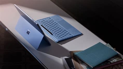 Afbeeldingsresultaten voor Microsoft Surface Keyboard Light