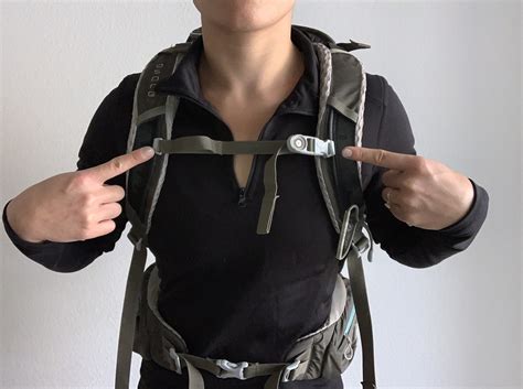 Toradh íomhá ar How to Adjust Backpack Straps