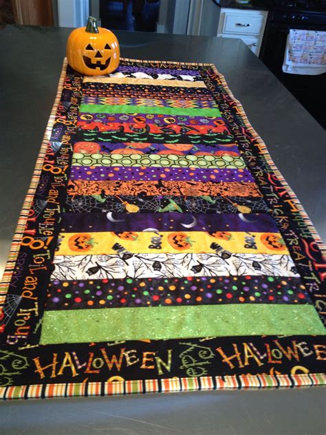 Toradh íomhá ar Halloween Table Runner Patterns Free