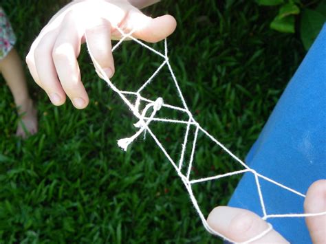 String Hand Trap Game に対する画像結果