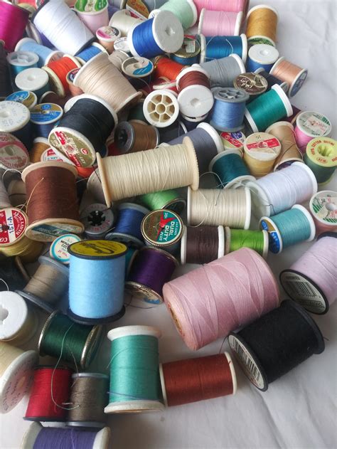 Toradh íomhá ar Sewing Thread Assorted Colors 200 Yd Spool