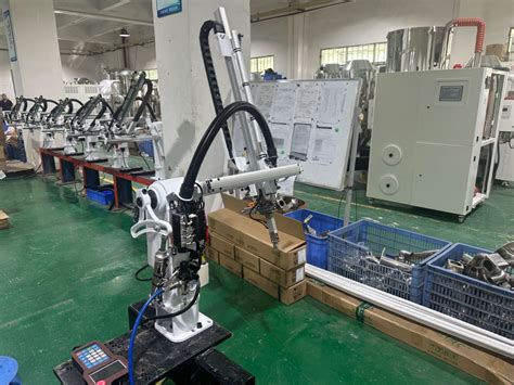 Toradh íomhá ar Injection Machine Robot