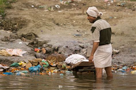 Ganges River Contamination に対する画像結果