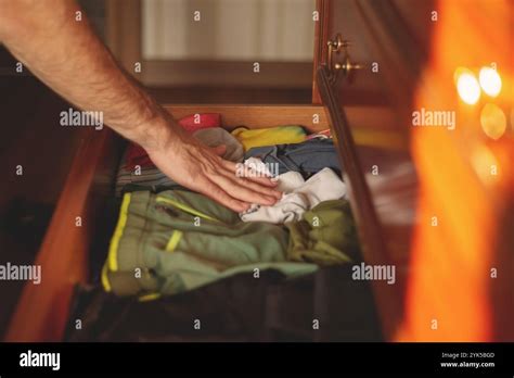 Items to Put On a Shelf Men 的图像结果