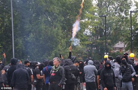 EDL Hooligans に対する画像結果