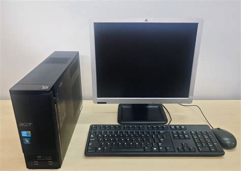 Toradh íomhá ar Normal Computer with 17 Inch Monitor