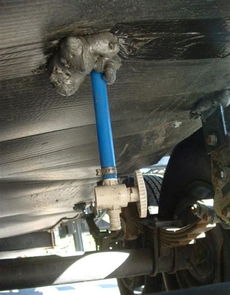 How to Drain a Fresh Water Tank On an RV に対する画像結果