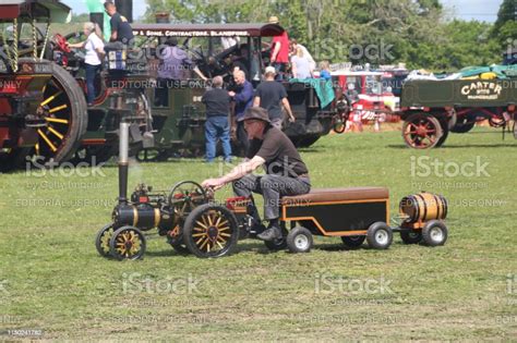 High Rpm Model Steam Engine に対する画像結果