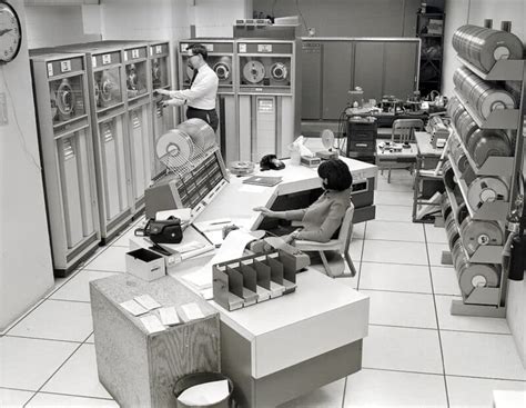 Toradh íomhá ar 60s Computer Lab
