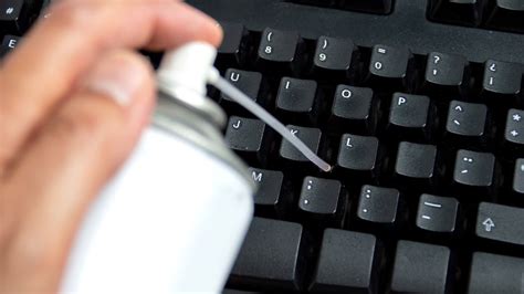 Cleaning Keyboard with Isopropyl Alcohol に対する画像結果