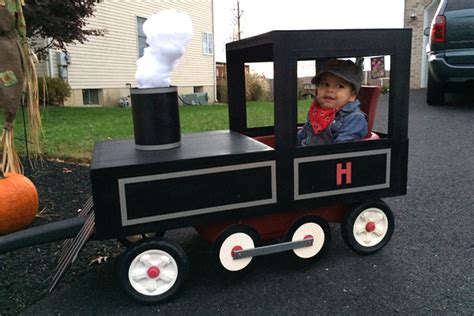 Afbeeldingsresultaten voor Rajdhani Express Train Making with Cardboard Box