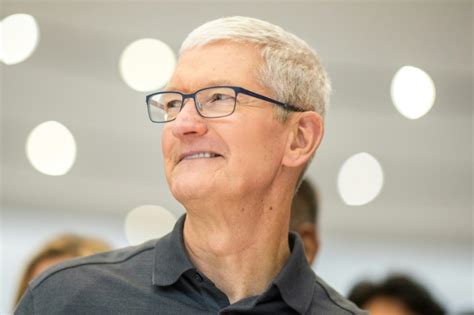 Image result for Tim Cook Bodyguard